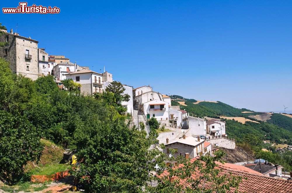 Immagine Alberona è un borgo sulle colline ad ovest di lucera in Puglia, nella regione storica della Daunia