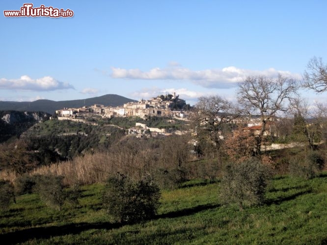 Immagine Amelia si trova tra le colline della provincia di Terni, nella zona più meridionale dell'Umbria.