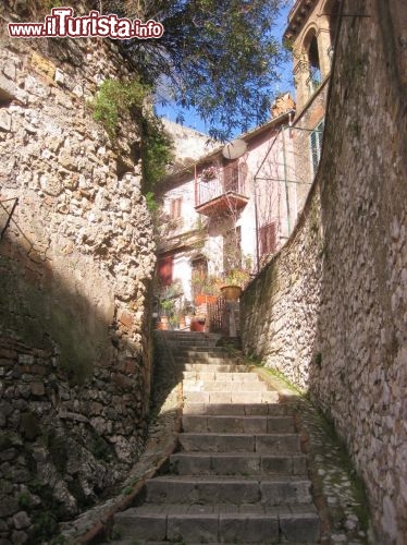 Immagine Amelia in provincia di Terni (Umbria): una ripida scalinata.