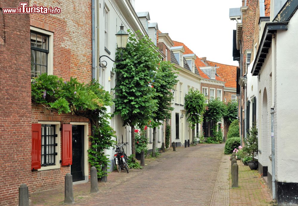 Immagine Amersfoort (Olanda) è una bellissima località da visitare passo dopo passo. Conserva un caratteristico aspetto medievale.