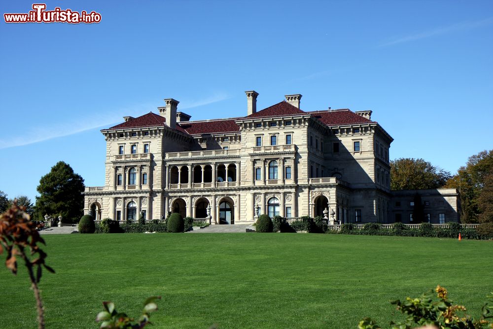 Immagine Antica dimora signorile nella cittadina di Newport, Rhode Island (USA). Questa località ospita una delle borghesie più ricche degli Stati Uniti.