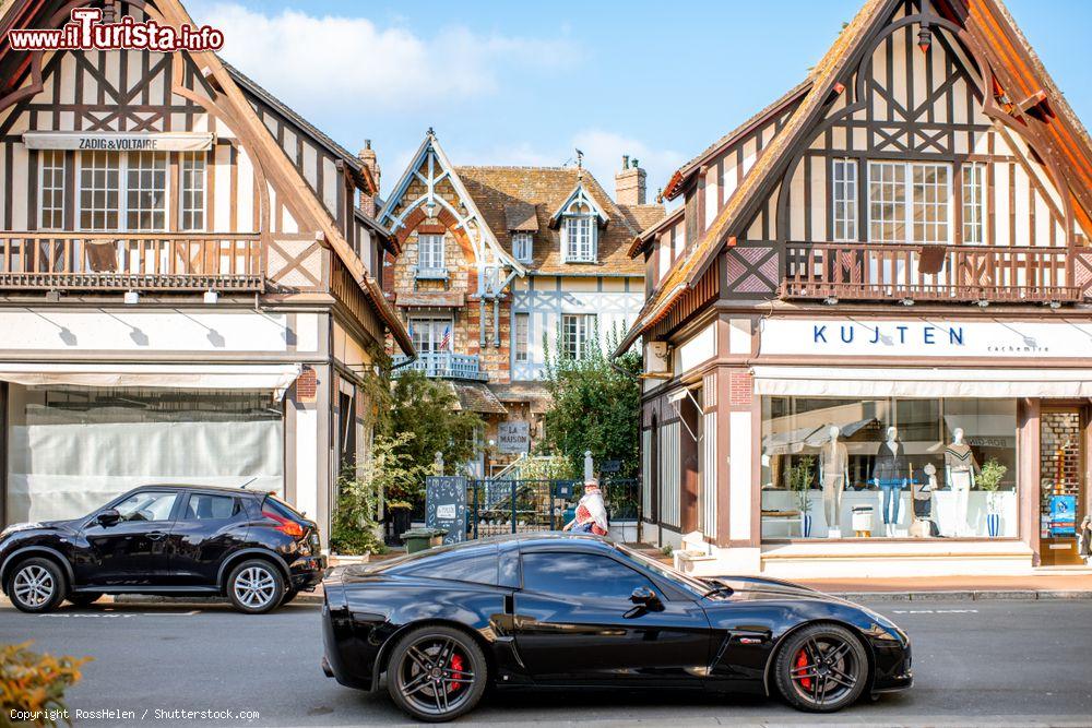 Immagine Antiche case a graticcio nel centro storico di Deauville, Normandia (Francia) - © RossHelen / Shutterstock.com