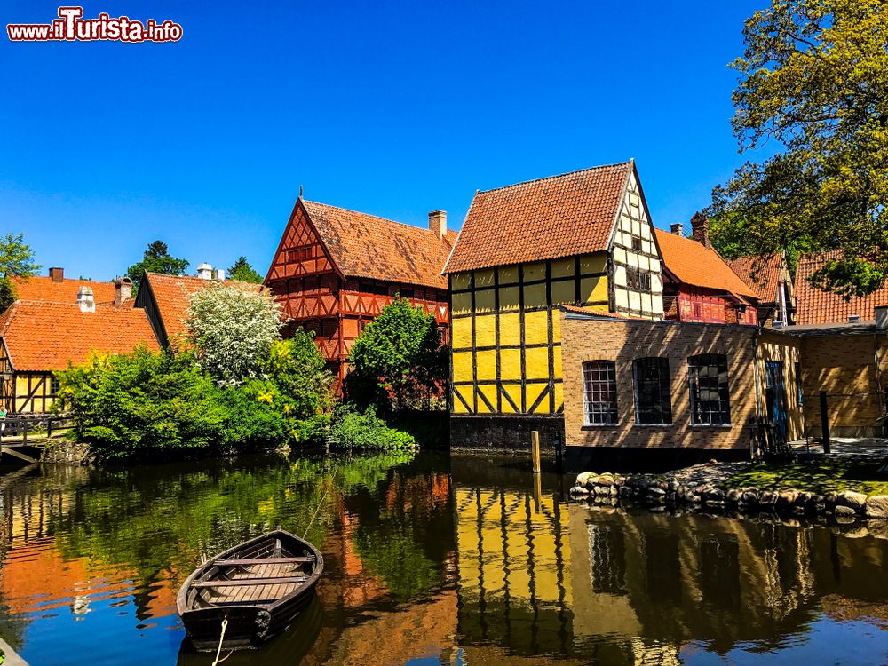 Immagine Antiche case a graticcio sul fiume ad Aarhus in Danimarca