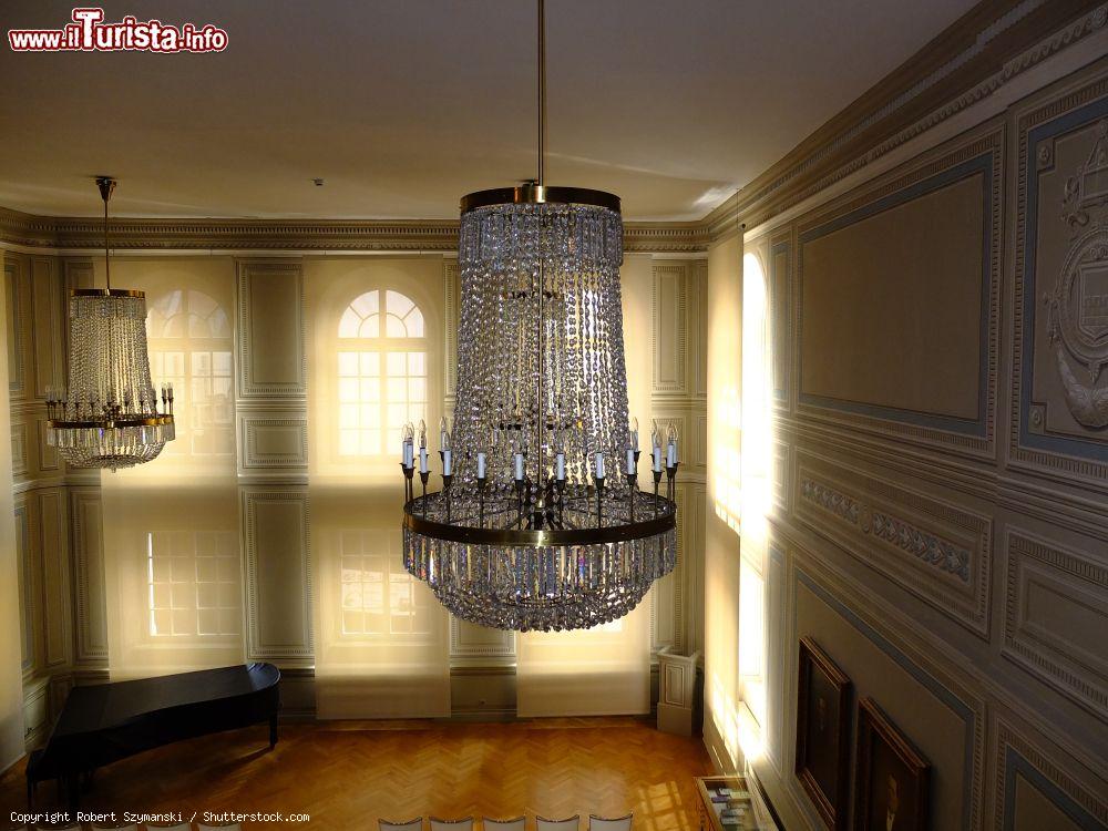 Immagine Antichi lampadari nelle sale del Museo Sorbiano a Bautzen, Germania - © Robert Szymanski / Shutterstock.com
