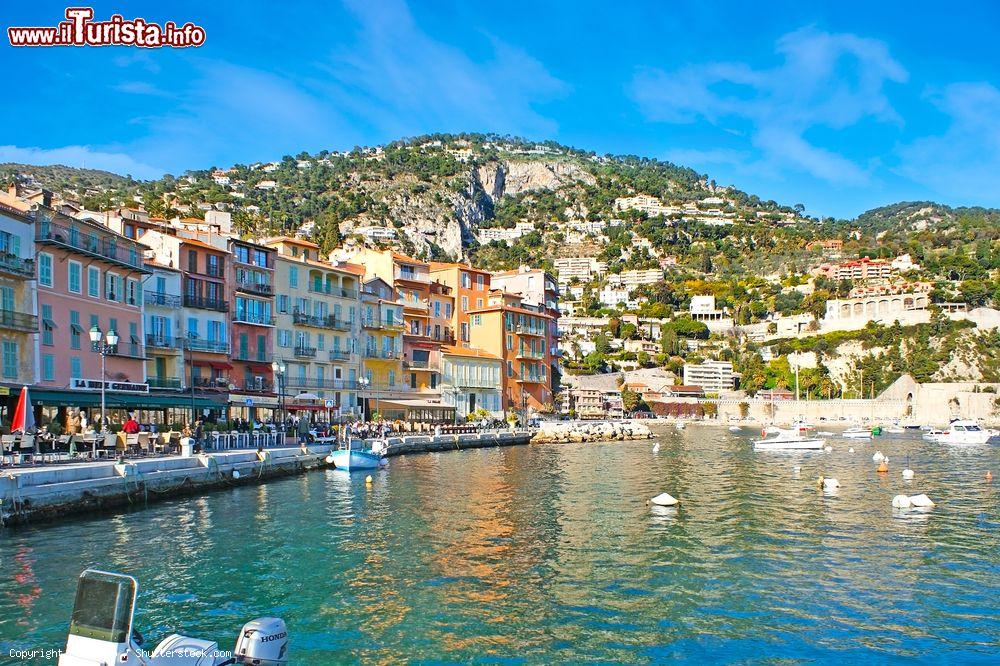 Immagine Antico villaggio di pescatori, oggi Villefranche-sur-Mer è una famosa località di villeggiatura della Costa Azzurra (Francia) - foto © eFesenko / Shutterstock.com