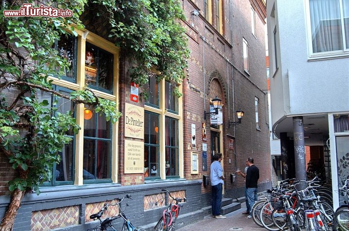 Immagine Aperitivo serale a Groningen in non dei vari locali alla moda della città universitaria