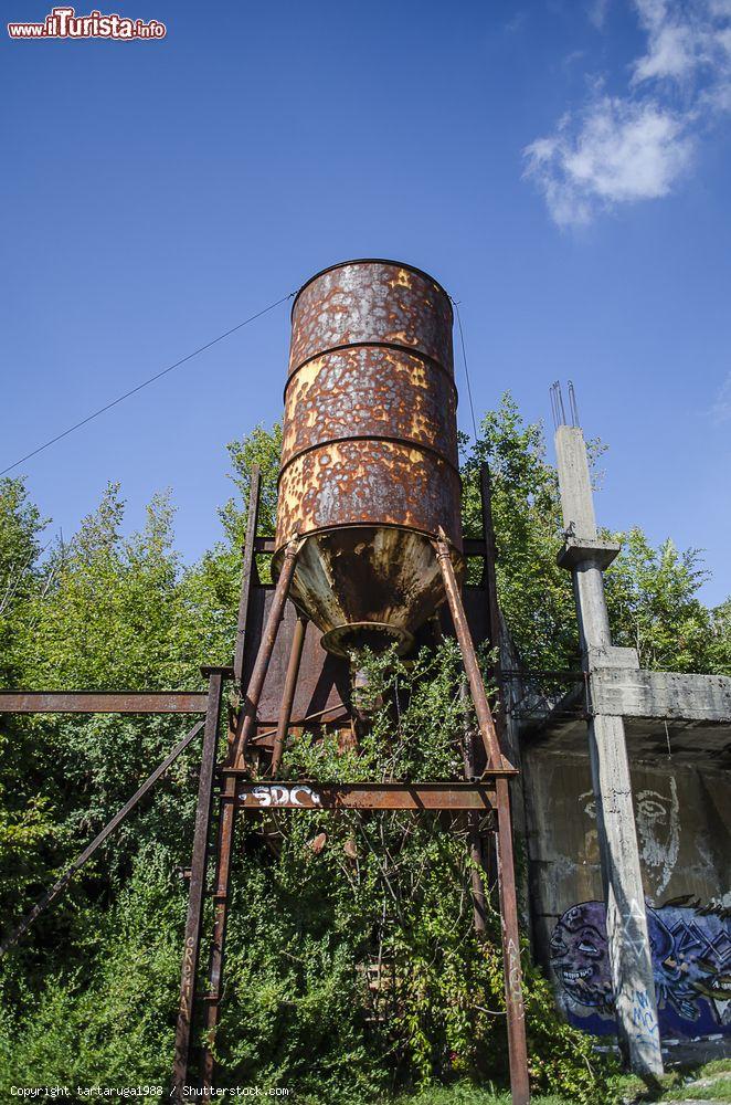 Immagine Archeologia industriale a Consonno, il villaggio abbandonato della provincia di Lecco, comune di Olginate - © tartaruga1988 / Shutterstock.com