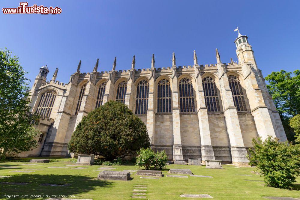 Immagine Architettura all'Eton College Chapel e cimitero nella città di Windsor, Regno Unito. Questa scuola esclusivamente maschile fu costruito per volere di Enrico VI° nel 1440 - © Kurt Pacaud / Shutterstock.com