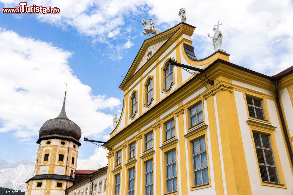 Immagine Architettura barocca dell'abbazia cistercense di Stams, Austria - © Joaquin Ossorio Castillo / Shutterstock.com