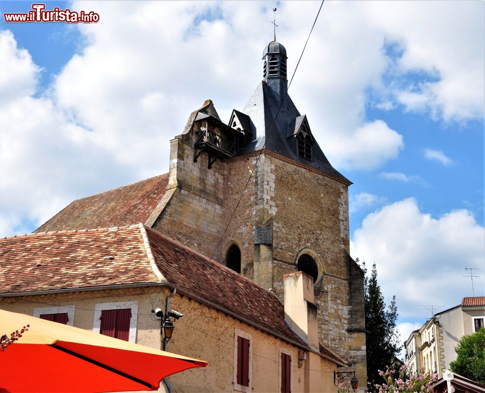 Immagine Architettura della chiesa di San Giacomo a Bergerac, Francia.