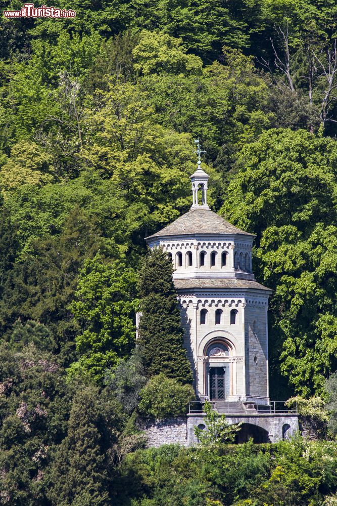 Immagine Architettura nel borgo di Cernobbio, Lombardia.