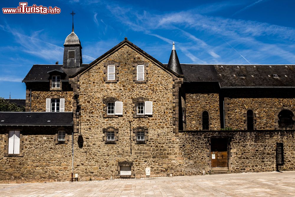 Immagine Architettura religiosa nel centro storico di Limoges, Francia.