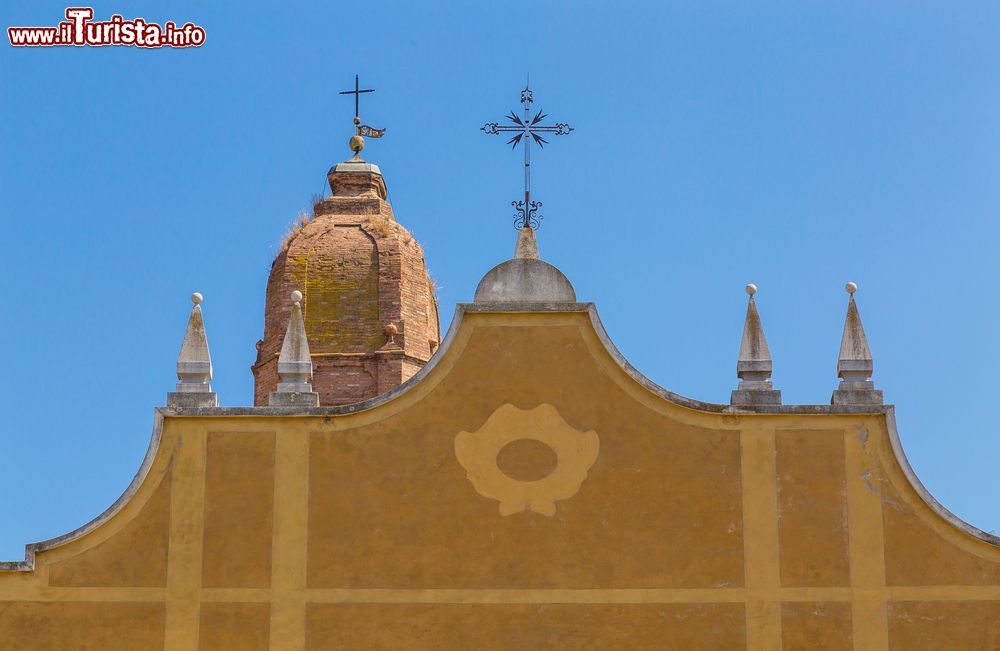 Immagine Particolare del campanile e della facciata della Chiesa di San Giuseppe a Scandiano