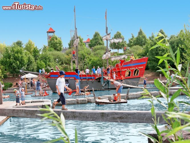 Immagine Giochi acquatici a tema pirati presso il parco di divertimento della Playmobil a Zirndorf - © Playmobil Funpark