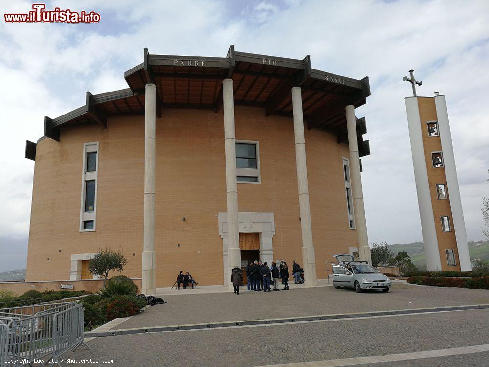 Immagine L'aula liturgica di Padre Pio Santo a Piana Romana, Pietrelcina (Campania) - © Lucamato / Shutterstock.com