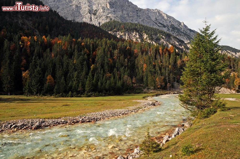 Immagine Autunno nel Karwendel, Olympiaregion, Tirolo settentrionale in Austria.