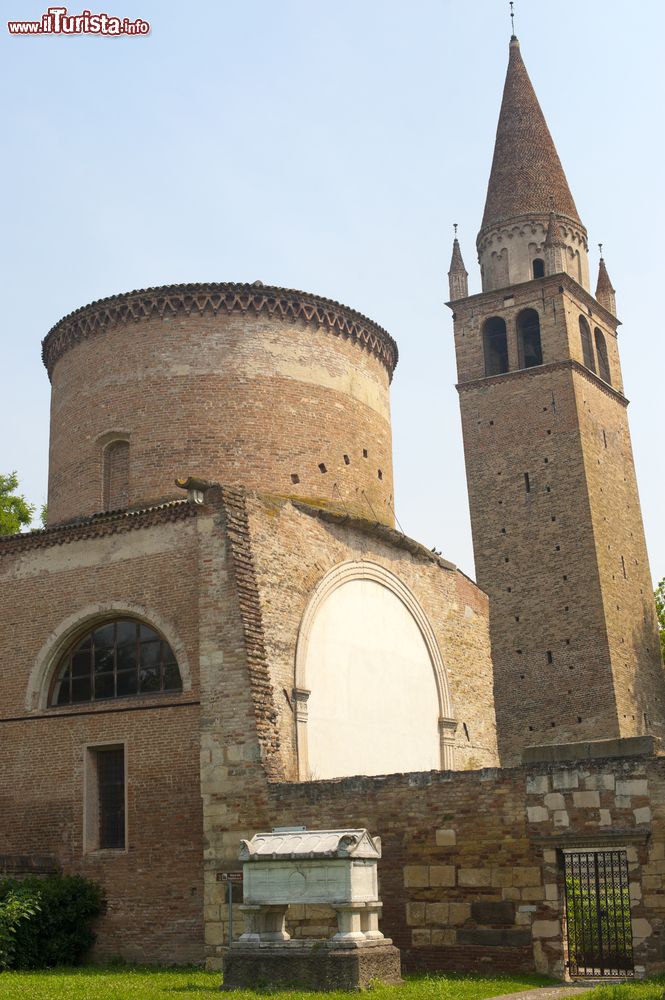 Immagine Badia Polesine  in provincia di Rovigo, Veneto: la chiesa dell'Abbazia medievale