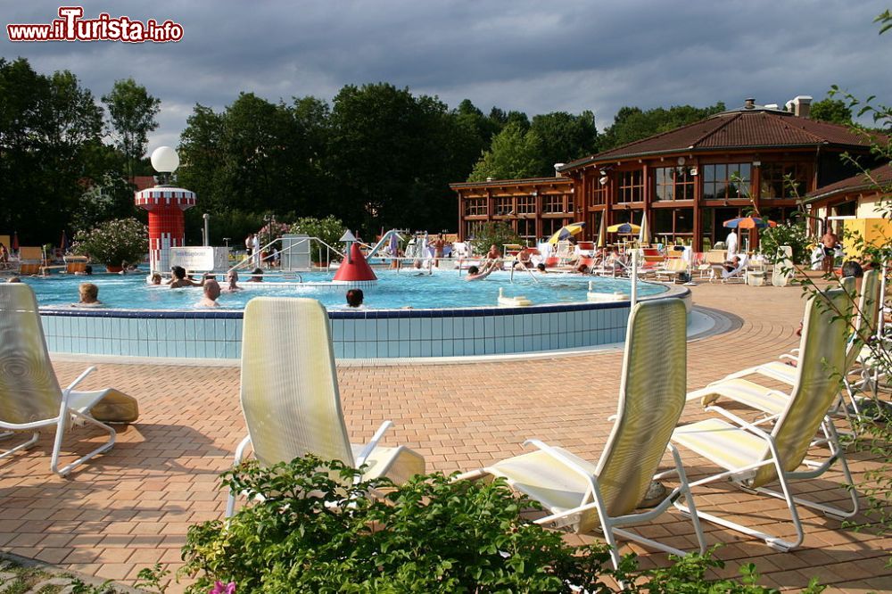 Immagine I bagni termali a Bad Waltersdorf in Stira, città del benessere in Austria - © Steindy, CC BY-SA 2.0 de - Wikipedia