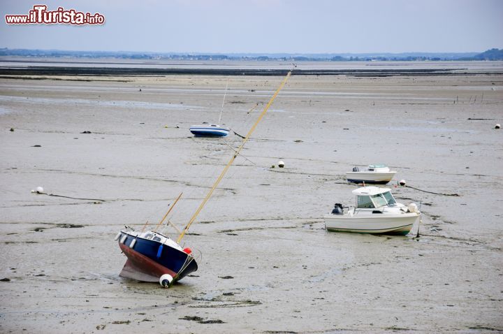 Immagine Barche con la bassa marea a Saint-Malo in Bretagna, Francia - © Elena Dijour / Shutterstock.com