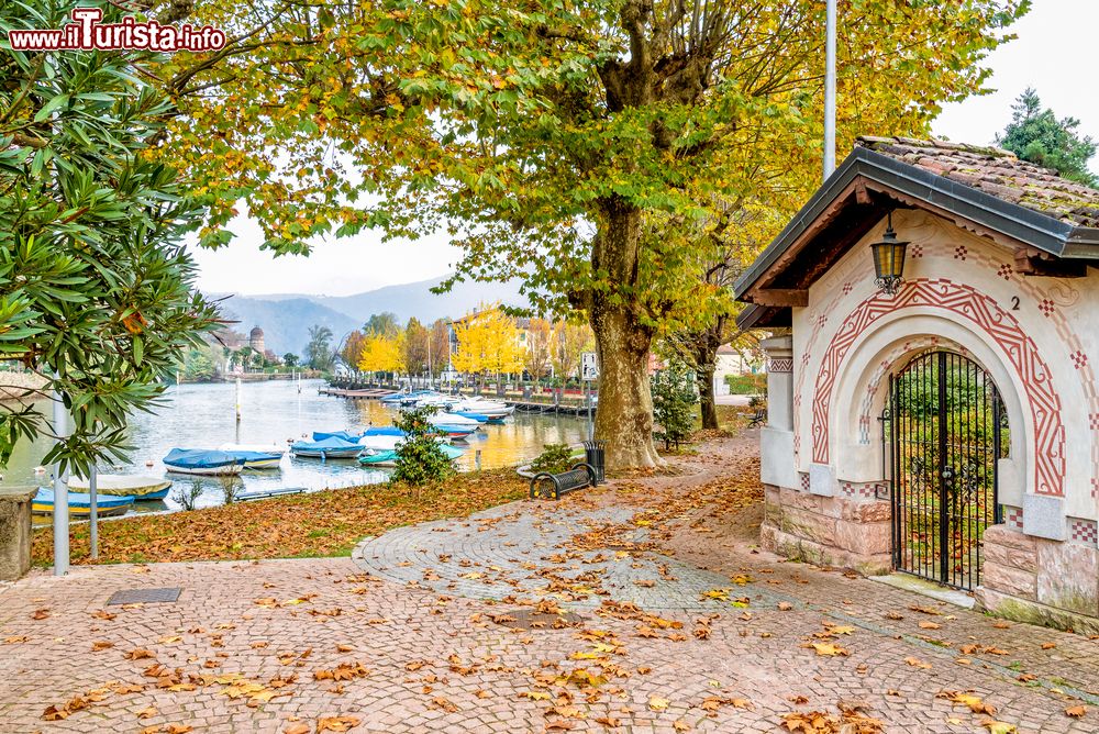 Immagine Barche nel porticciolo di Lavena Ponte Tresa in Lombardia, Lago di Lugano (Lombardia).