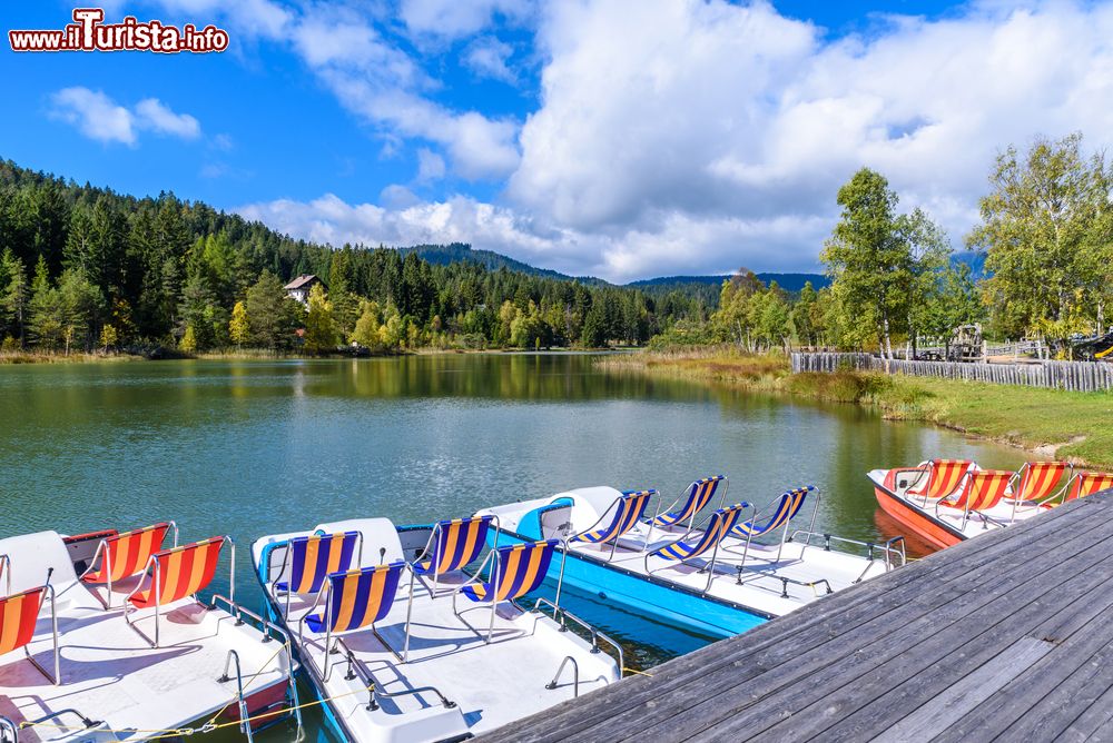Immagine Barche sul Lago Wildsee in Austria, nei pressi di Seefeld, Tirolo