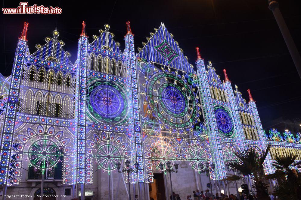 Immagine Bari, Puglia: le luminarie per la Festa di San Nicola - © forben / Shutterstock.com