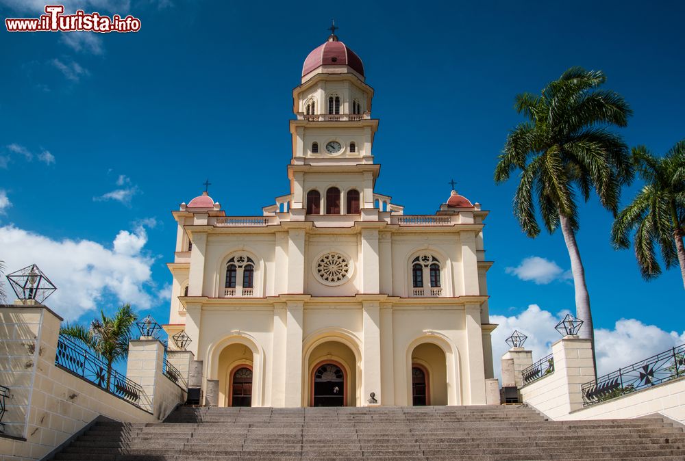 Immagine La Basilica de la Virgen del Cobre, la patrona di Cuba, nella provincia di Santiago de Cuba.