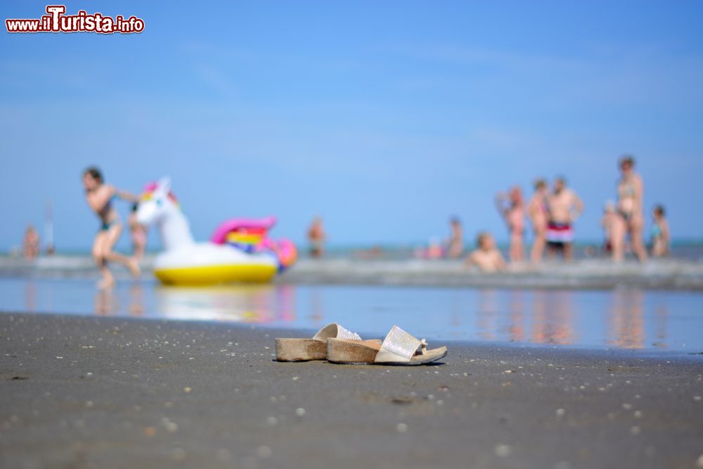 Immagine Bassa marea sulla spiaggia di Lido degli Scacchi vicino a Comacchio, provincia di Ferrara