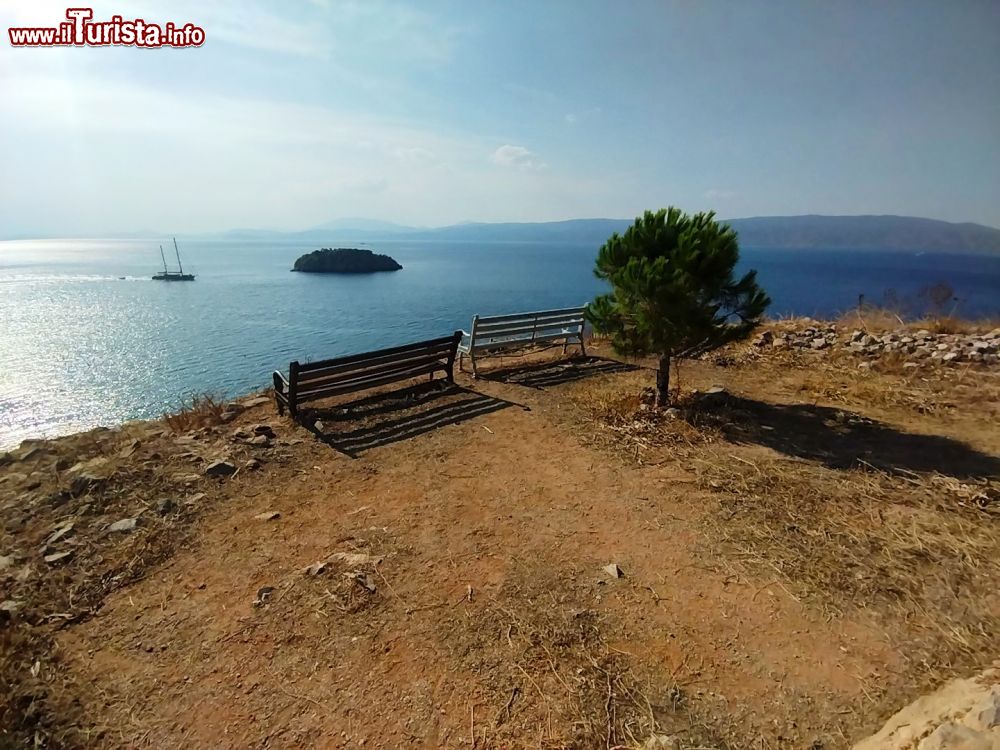 Immagine Il belvedere panoramico sull'isola di Hydra (Grecia).