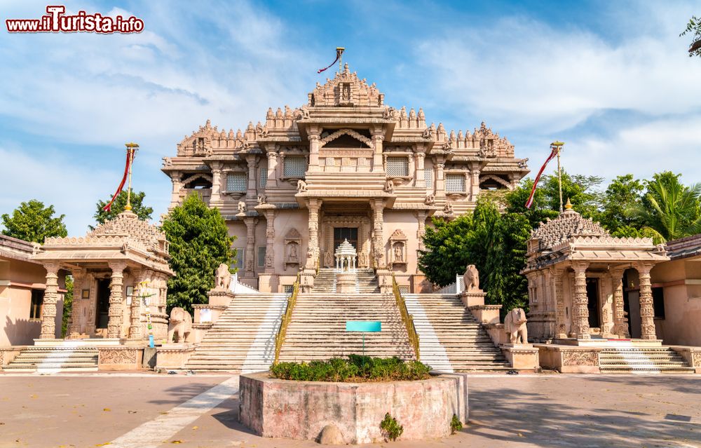 Immagine Borij Derasar, un tempio gianista a Gandhinagar nello stato del Gujarat in India