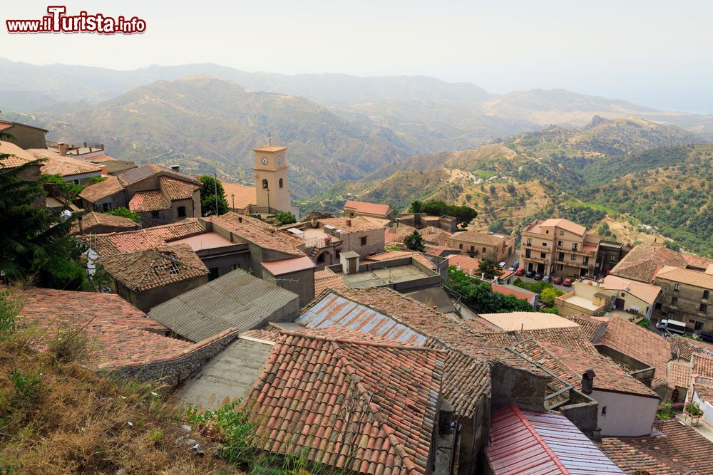 Immagine Bova Superiore, il borgo della costa meridionale della Calabria