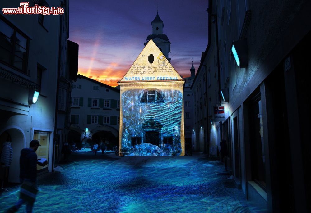 Immagine Bressanone Water Light Festival: Installazione The Postcard by Spectaculaires - ©  www.brixen.org