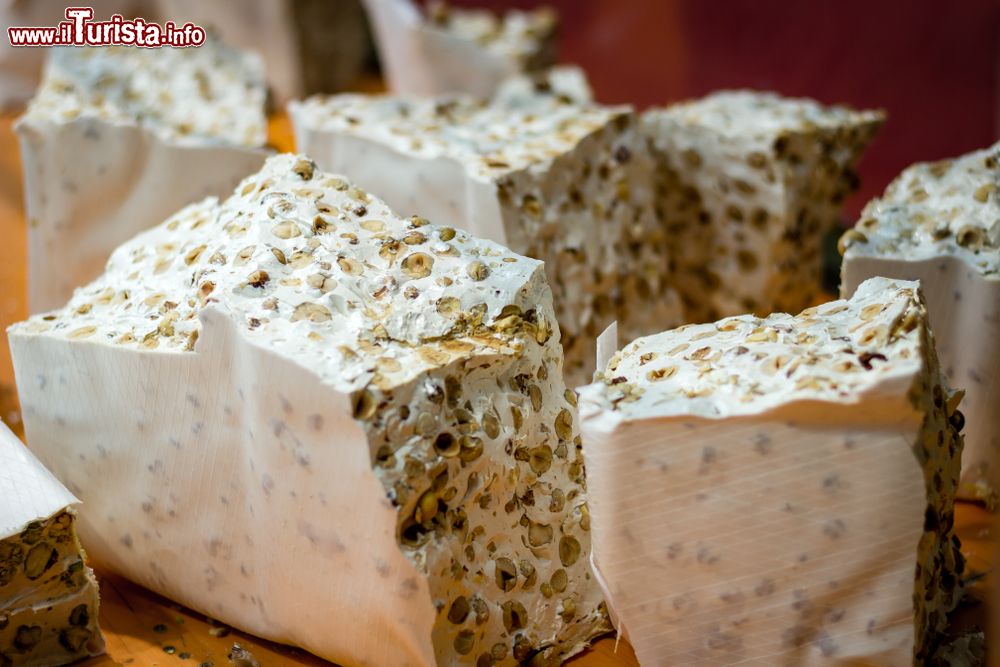 Immagine Caltanissetta, Sicilia: il torrone viene celebrato da una grande festa