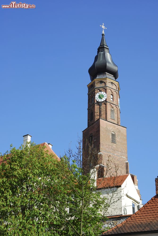 Immagine Campanile della basilica di St. Jacob a Straubing, Germania.