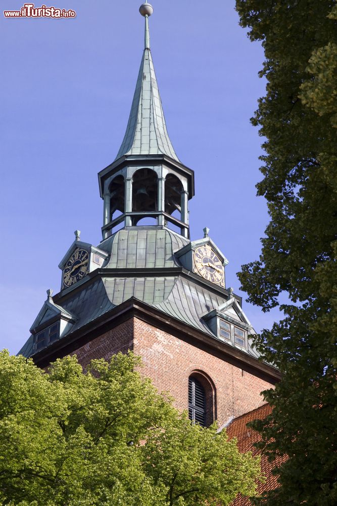 Immagine La torre campanaria di Sankt Michaeliskirche, la seconda chiesa più importante di Luneburg