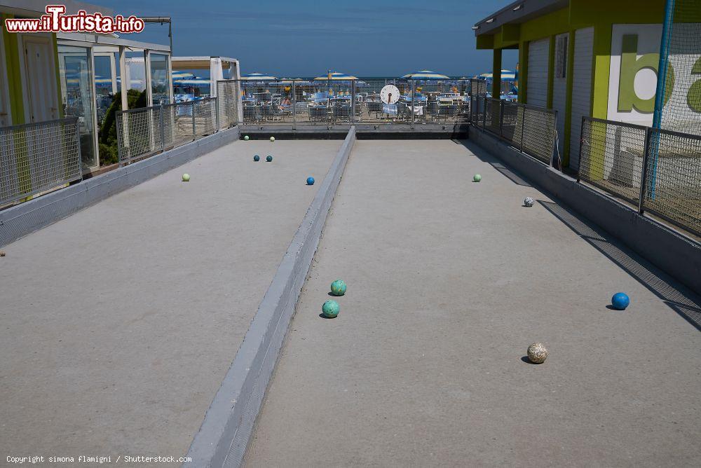 Immagine Campi da bocce nei bagni della spiaggia di Milano Marittima in Emilia-Romagna - © simona flamigni / Shutterstock.com