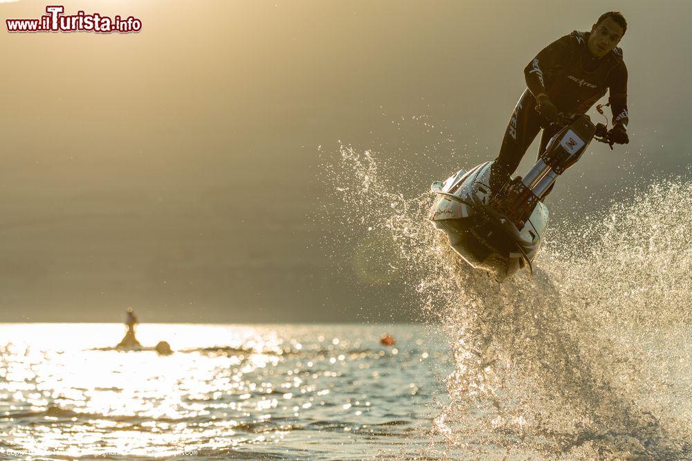 Immagine Il campione di Freestyle Jetski World Seb Tchernia durante la Swatch Free4style Competition 2013 a Estavayer-le-Lac, Svizzera - © olivier borgognon / Shutterstock.com