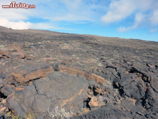 Immagine Distese di lava nei pressi di El Tacoron, al largo del quale si è verificata l'ultima eruzione vulcanica delle Canarie nel 2011.