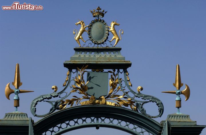 Immagine Dettaglio del cancello d'ingresso al parco del castello di Maisons-Laffitte in Francia - © Pack-Shot / Shutterstock.com