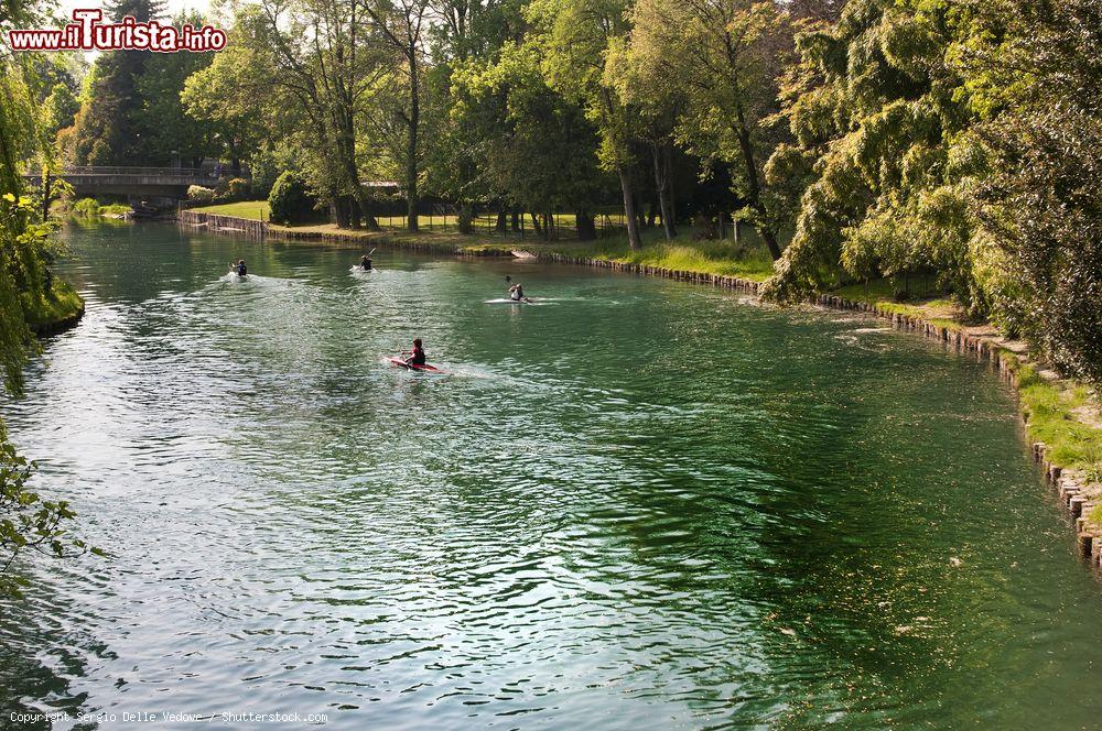 Immagine Canoe sul fiume Livenza a Sacile in Friuli Venezia Giulia - © Sergio Delle Vedove / Shutterstock.com