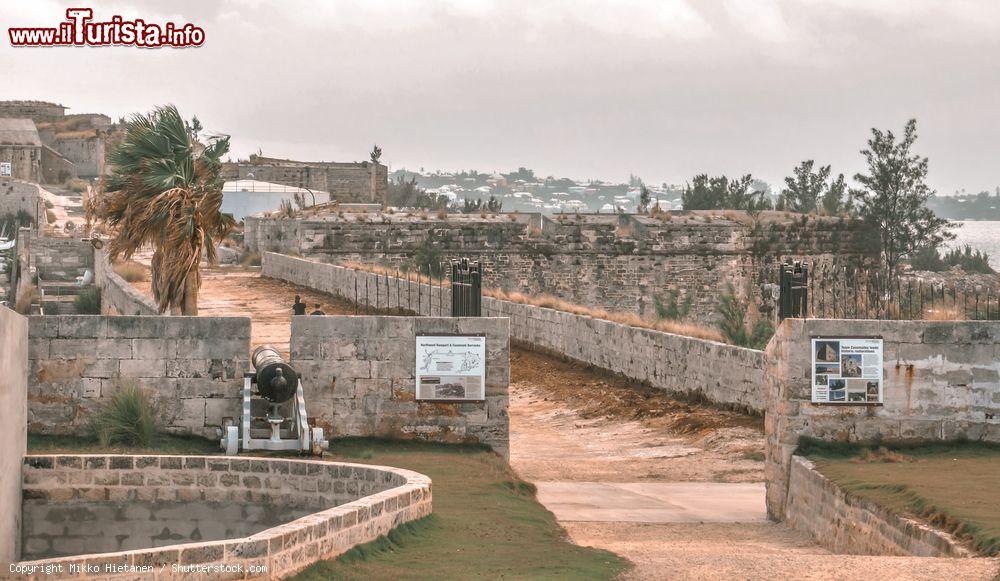 Immagine Cantieri navali reali a Bermuda, Nord America. Ingresso al bastione nord-occidentale, alla caserma e alla prigione costruiti da detenuti britannici portati sin qui dall'Inghilterra - © Mikko Hietanen / Shutterstock.com