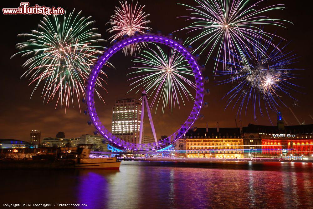 Immagine Capodanno a Londra sul Tamigi, fuochi artificiali London Eye - © Devid Camerlynck / Shutterstock.com