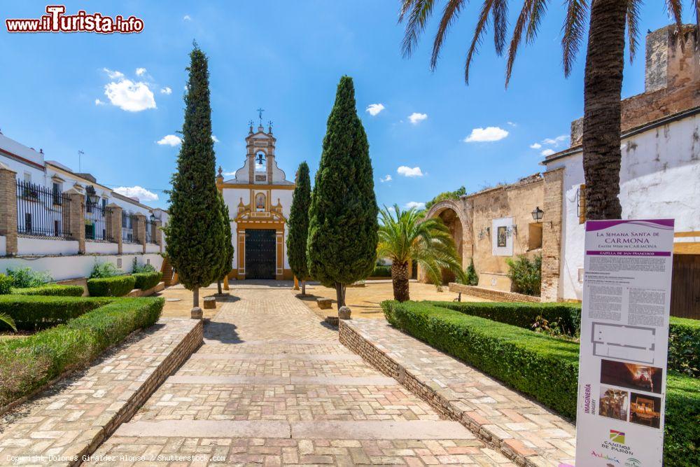 Immagine Carmona (Spagna), veduta della Cappella di San Francesco - © Dolores Giraldez Alonso / Shutterstock.com