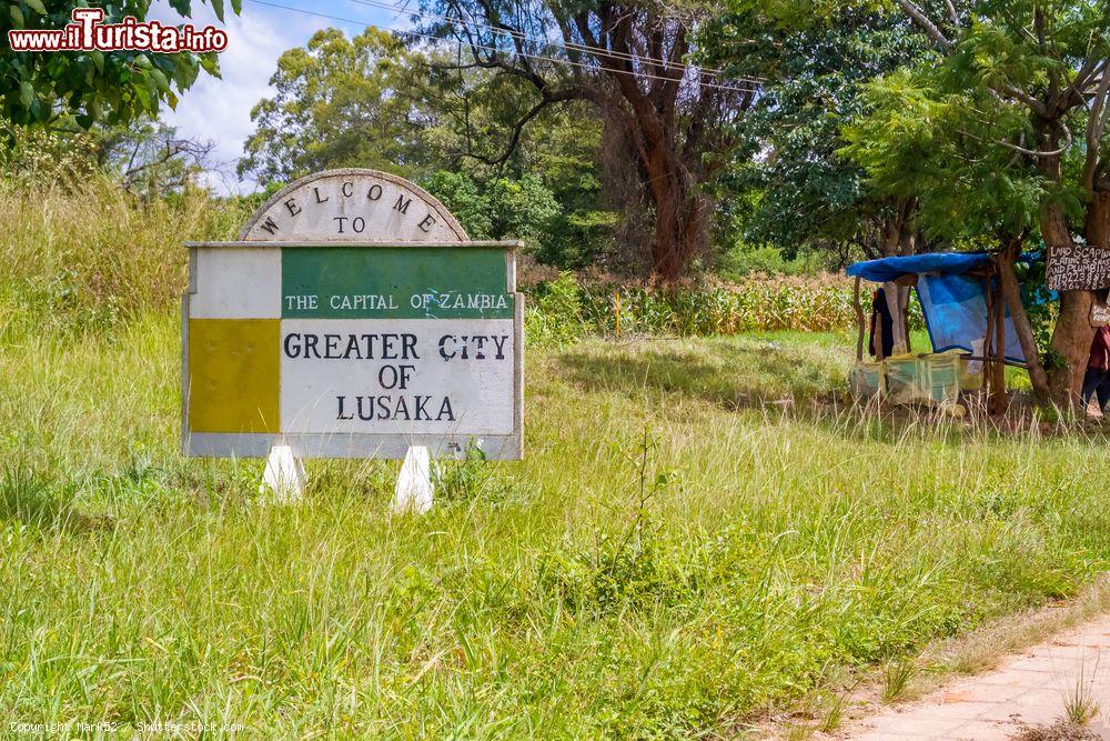 Immagine Cartello di benvenuto nella capitale Lusaka, Zambia - © Mark52 / Shutterstock.com