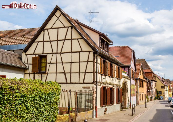 Immagine Casa a graticcio nel centro di Bergheim in Alsazia - © Leonid Andronov / Shutterstock.com