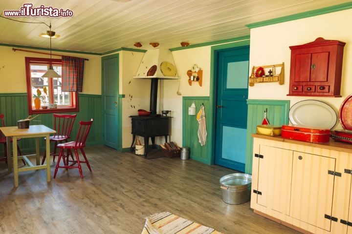 Immagine Vimmerby è la località principale per quanti decidono di compiere un tour nei luoghi di Pippi Calzelunghe. La casa di Pippi però, l'autentica Villa Villacolle del telefilm, si trova nei pressi della città di Visby, nell'isola di Gotland - foto © Lukasz Pajor / Shutterstock.com