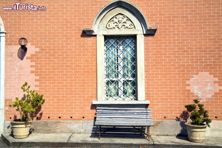 Immagine Una casa tipica a Venegono Inferiore in Lombardia- © lkpro / Shutterstock.com