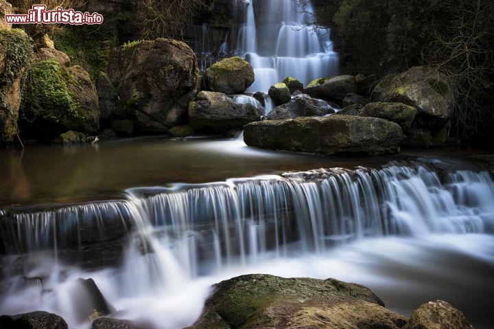 Immagine Una foto della cascata di Fervença, qualche chilometro a nord di Sintra, in Portogallo - foto © Tiago Lopes Fernandez / Shutterstock.com