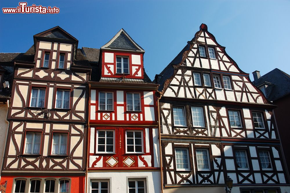 Immagine Case a graticcio nel centro storico di Cochem, nella Germania occidentale.