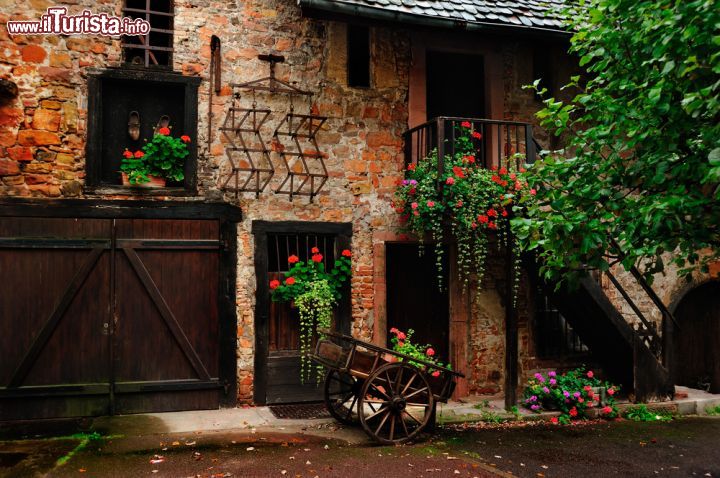 Immagine Le case antiche e l'atmosfera rurale attirano ogni anno migliaia di turisti nella cittadina alsaziana di Kaysersberg - foto © Vlad Turchenko / Shutterstock.com